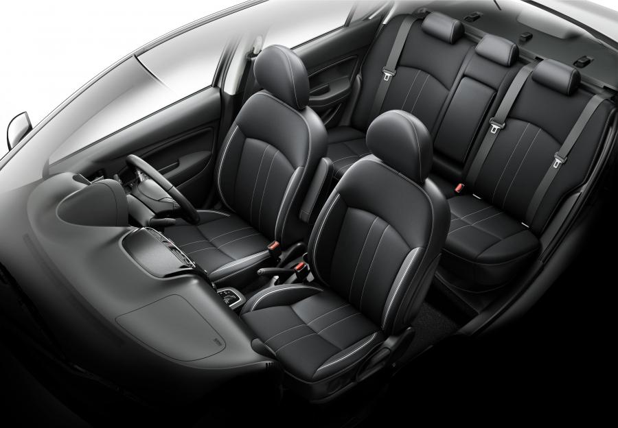Интерьер Mitsubishi Attrage 2019 года  (TH) (фото 11 из 14)